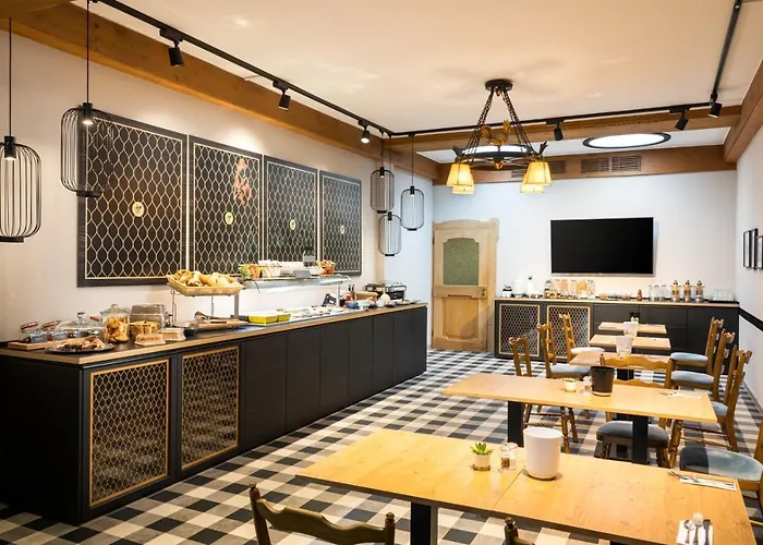 Ana Goggl, Trademark Collection By Wyndham