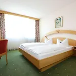 Ana Goggl, Trademark Collection By Wyndham Otel