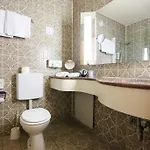 Ana Goggl, Trademark Collection By Wyndham Otel 4*