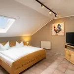 Ana Goggl, Trademark Collection By Wyndham Otel 4*